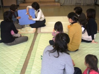 奈良市子育てスポット事業「子育てのんびり空間」の様子