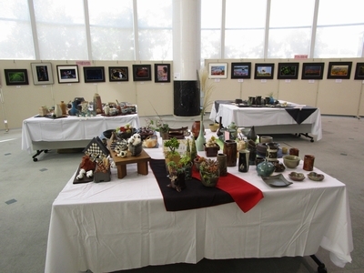 陶芸作品と写真の展示