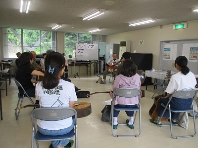 ギターを楽しもう！昨年度の様子　